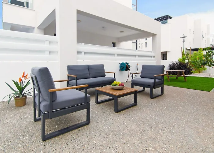 Queen Isabella Protaras