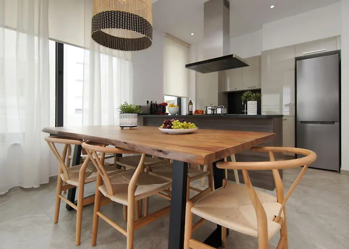 Queen Isabella Villa